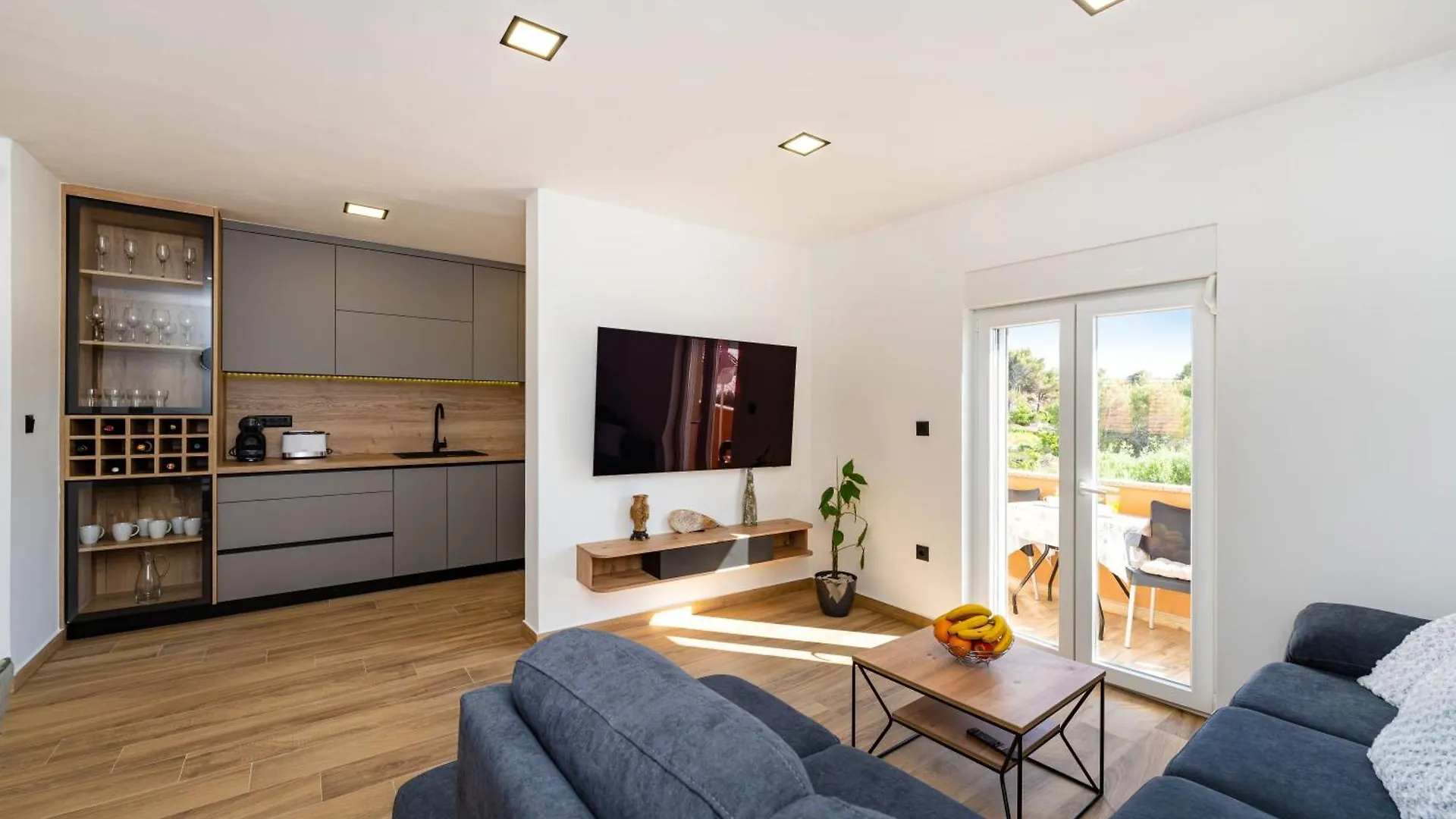 Luxury Apartment Luce 노비그래드달마샤