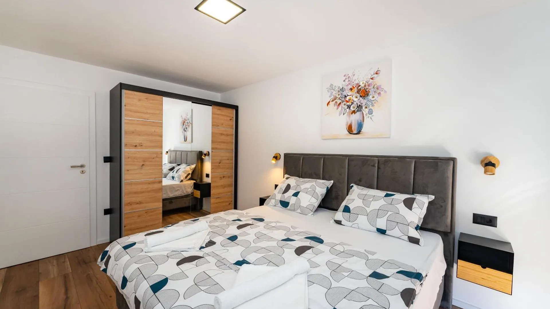 Luxury Apartment Luce 노비그래드달마샤