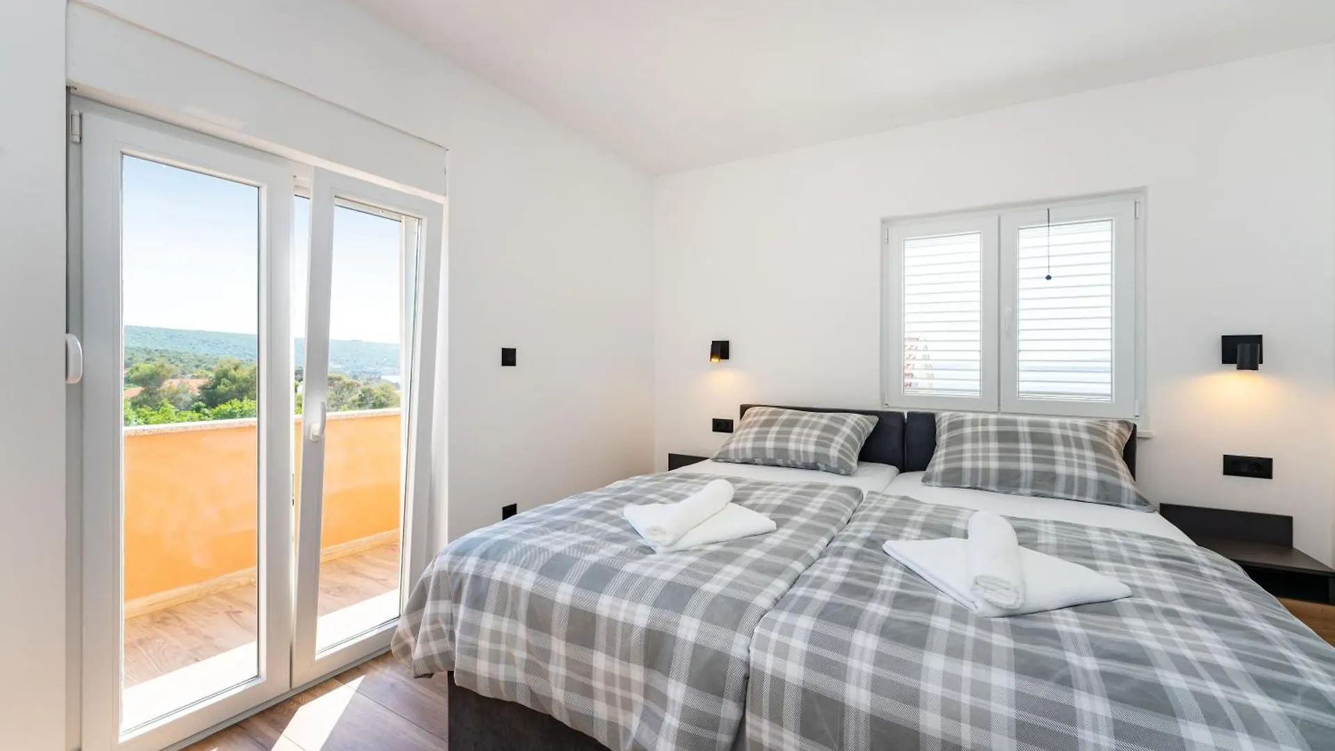 Luxury Apartment Luce 노비그래드달마샤